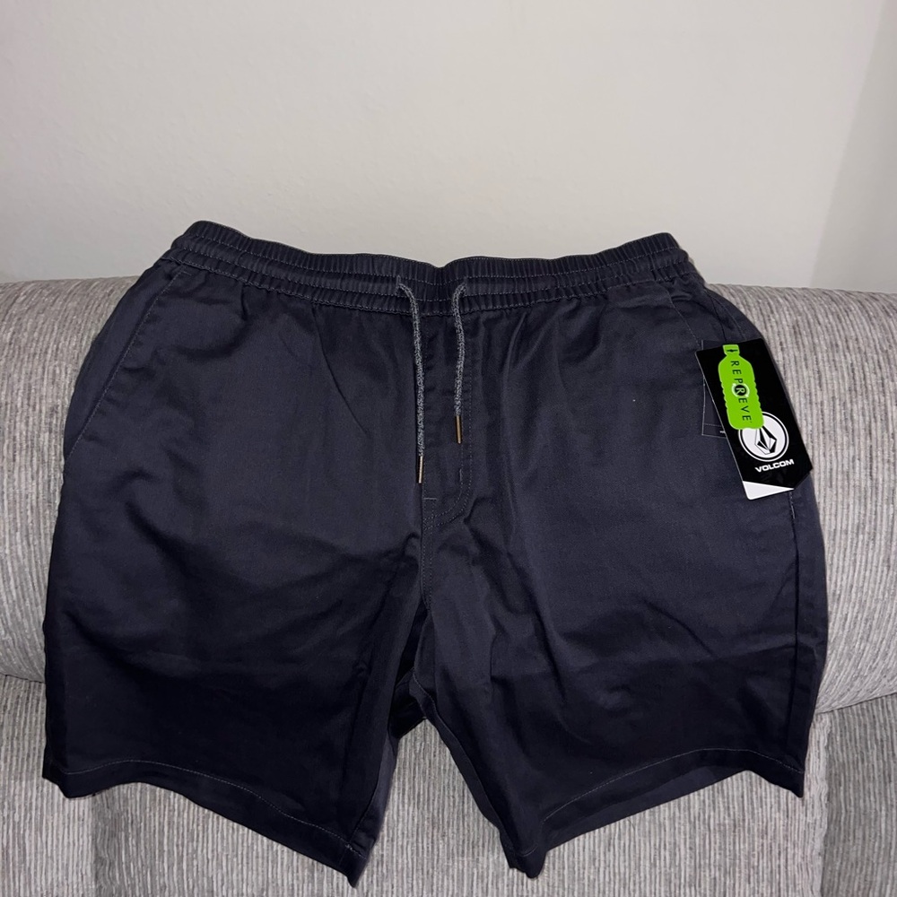Men’s volcom shorts